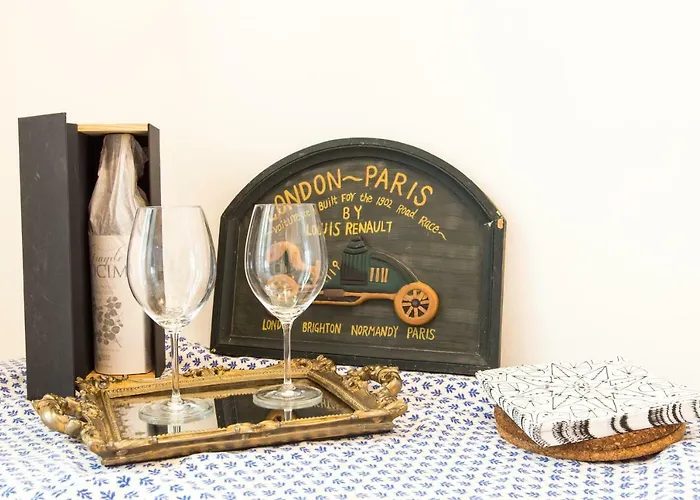 Lisbon Secret & Charming Baixa 4 Bedroom Apartment