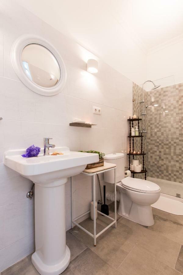 Secret & Charming Baixa 4 Bedroom * Lisbona